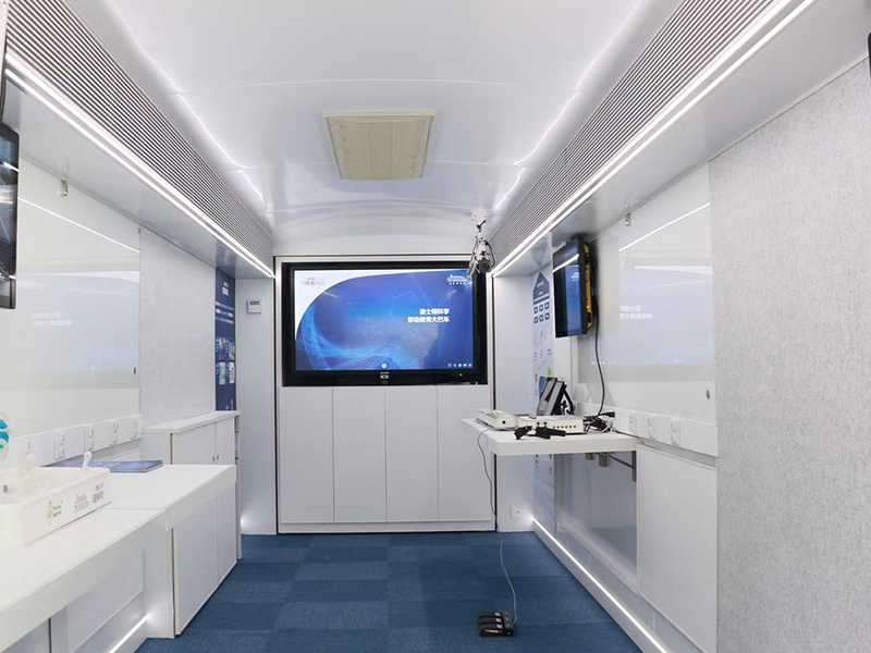 Boston Science Bus Mobile Education Center Boston Science Bus Mobile Education Center